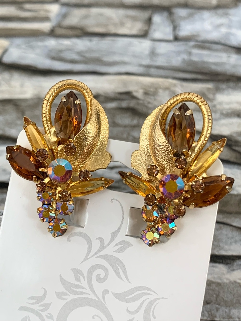 Vintage Juliana DeLizza Elster D&E Art Glass Rhinestone Ear Climber Clip Earring